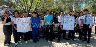 Profesores de Colegio Carlota Ramos Santolaya realizaron platón por falta de pagos