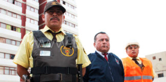 Aprueban norma que obliga dar asientos a trabajadores que laboran de pie