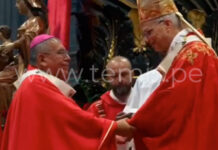 Monseñor Luciano Maza recibe el Palio Arzobispal de manos del papa León XIV en el Vaticano