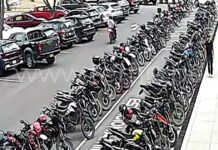 Roban motocicleta dentro de la UDEP y cámaras captan la fuga