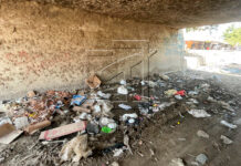 Vecinos de Andrés Avelino Cáceres alertan abandono y acumulación de basura en el dren Maldonado