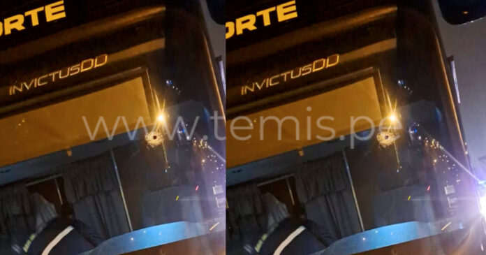 Asesinan a conductora de combi y atacan dos buses interprovinciales en Lima Asesinan a conductora de combi y atacan dos buses interprovinciales en Lima