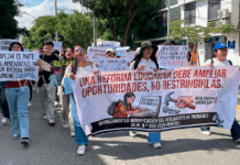 Becarios de Beca 18 marchan en Piura y rechazan cambios al reglamento de Pronabec Becarios de Beca 18 marchan en Piura y rechazan cambios al reglamento de Pronabec