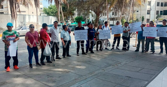 Trabajadores del Club Grau realizan plantón para exigir aumento salarial