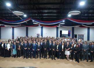 Comunidad vallejiana celebra un año más de vida de César Acuña